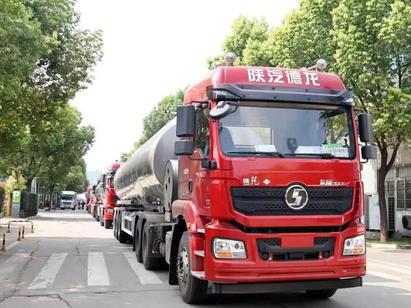 疫情之下，海外客戶線上訂車，20臺(tái)凌宇罐車批量交付！